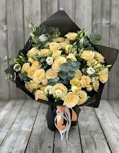 Букет цветов из:  Розы и Лизиантусы в Алабушево