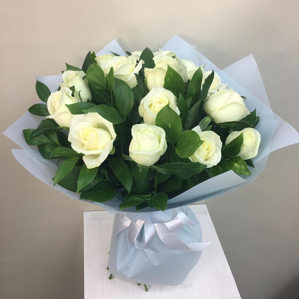 Букет 15 Белых роз Проуд в Алабушево