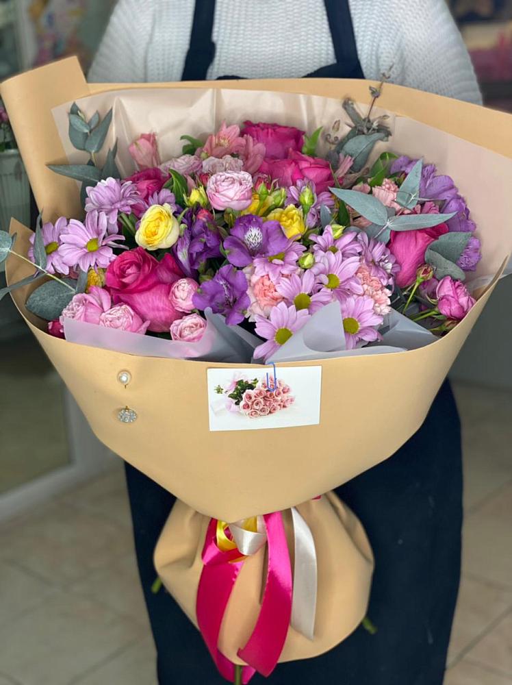 Букет цветов из: Хризантемы, Гвоздики и Альстромерии в Алабушево