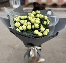 Букет Белые кустовые розы Солинеро в Алабушево