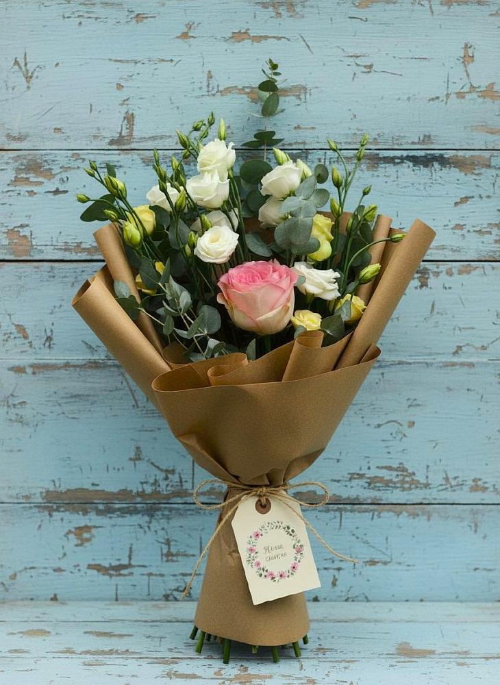 Букет цветов из: Розы и Лизиантусы в Алабушево