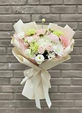 Букет цветов из:  Гвоздики, Розы, Лизиантусы и Хризантемы в Алабушево