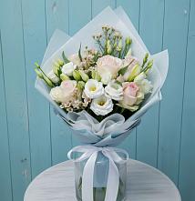 Букет цветов из:  Розы и Лизиантусы в Алабушево