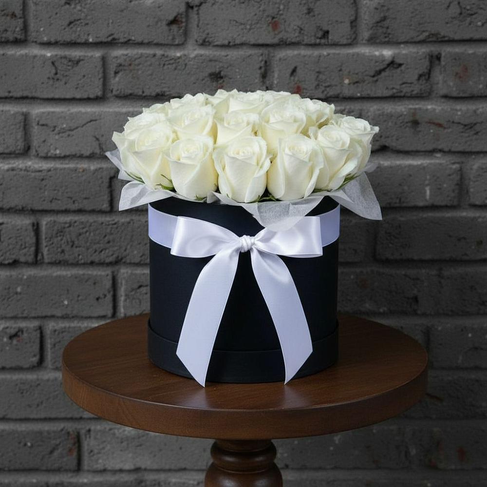 Цветочная композиция из Розы в шляпной коробке в Алабушево