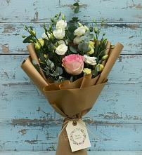 Букет цветов из:  Розы и Лизиантусы в Алабушево