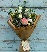 Букет цветов из:  Розы и Лизиантусы в Алабушево